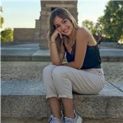 Profesora de matemáticas que puede dar clases a alumnos tanto de la ESO como de bachillerato